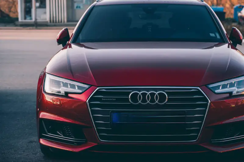 Crveni Audi A4 B9, prednja strana