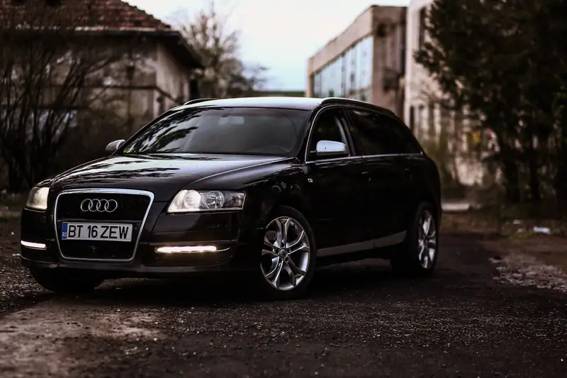 Crni Audi A6 C6 Avant