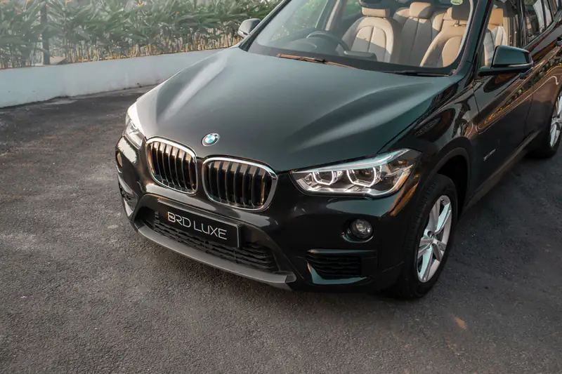 BMW X1, prednja strana sa LED farovima