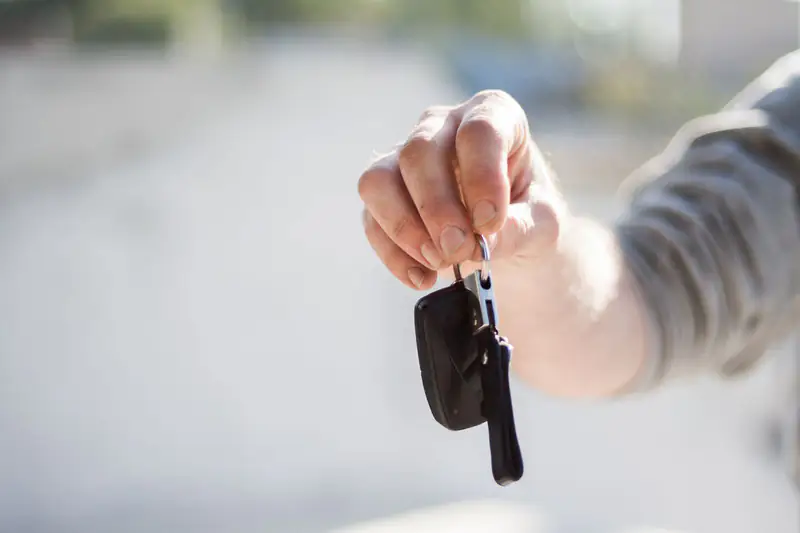 Predaja ključeva automobila posle otkupa